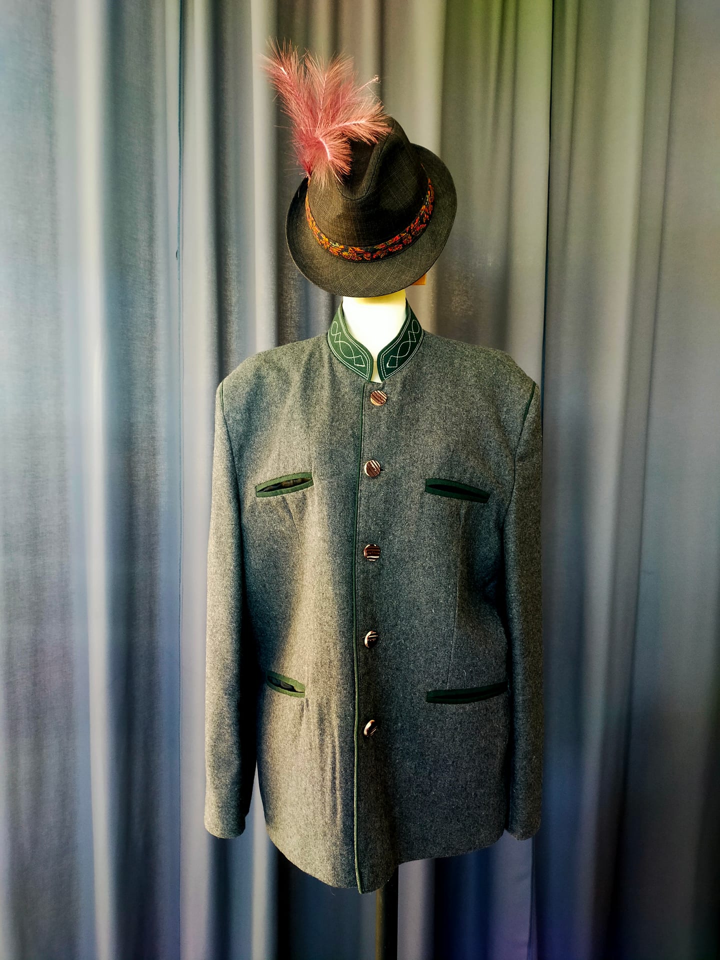 Veste tyrolienne — photo 2 — aperçu