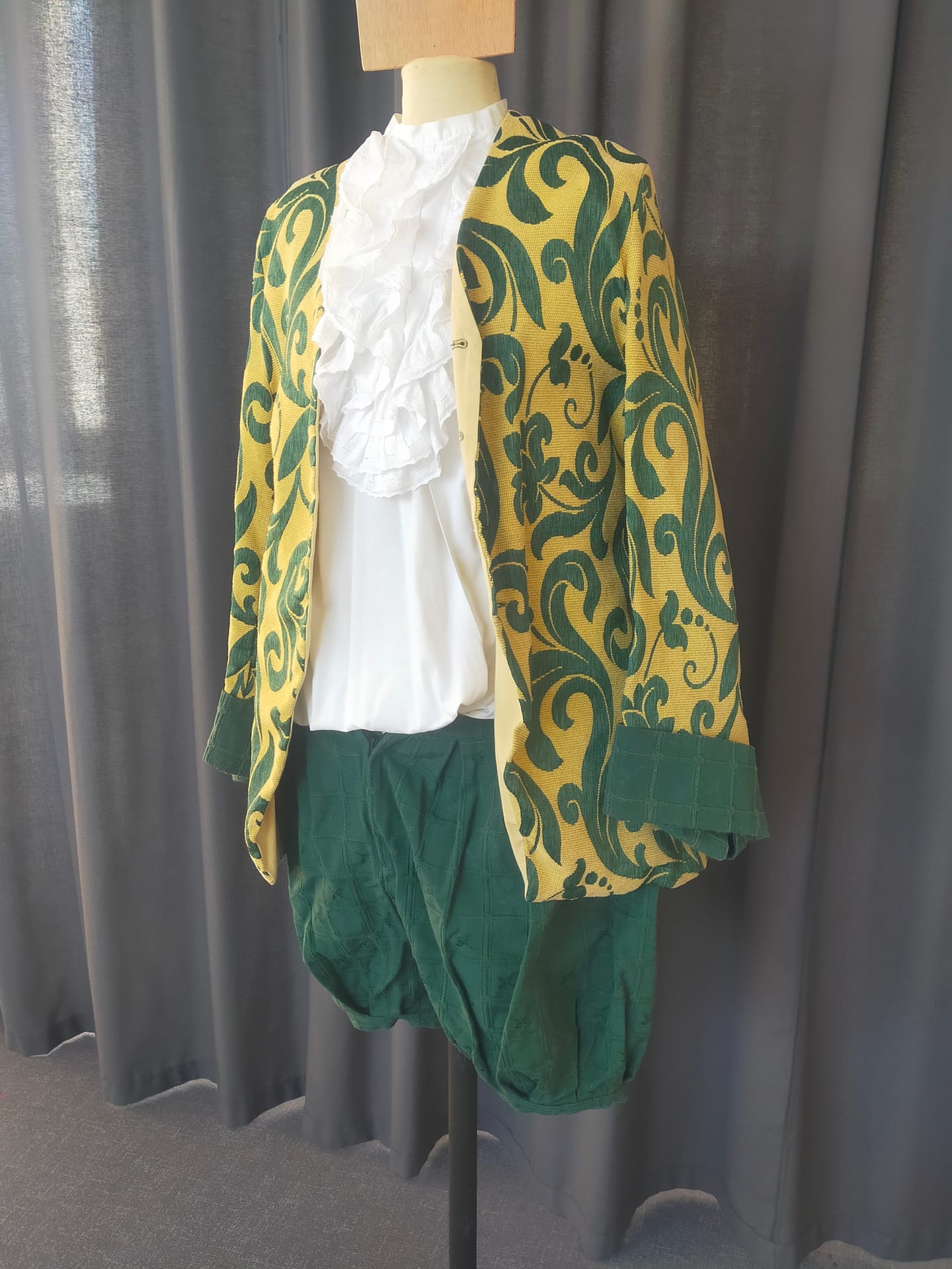 Costume d'époque 1600 — photo 2 — aperçu