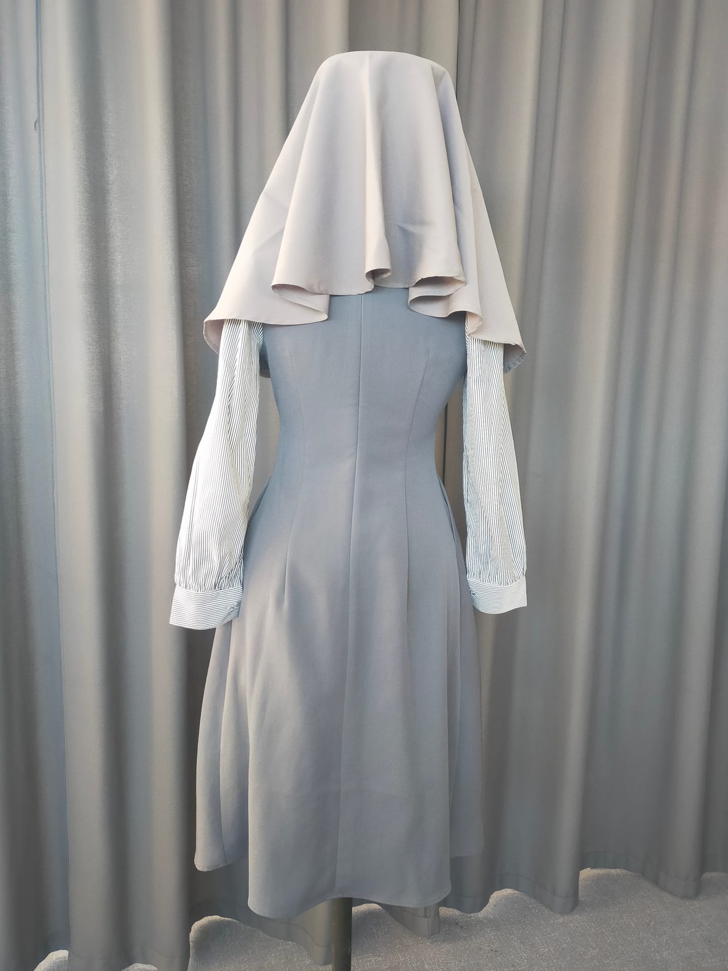 Costume "bonne sœur" — photo 2 — aperçu